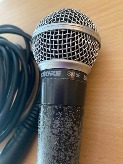 Shure SM58 Dynamic Vocal Microphone + XLR cable