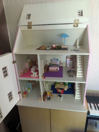 Doll house