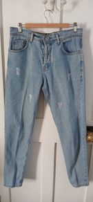 Levis Distressed Jeans