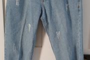 Levis Distressed Jeans