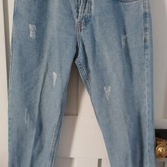 Levis Distressed Jeans