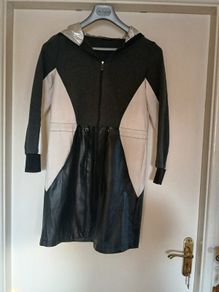 Beautiful TUZZI light Coat