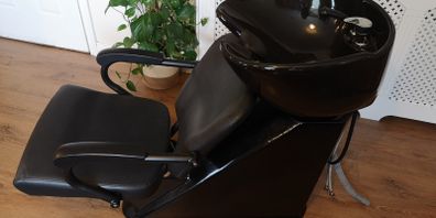 Salon Wash Unit with Black Basin