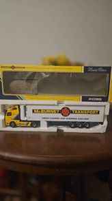 corgi Volvo FH Globetrotter fridge trailer