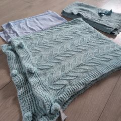 Bundle of 3 blankets