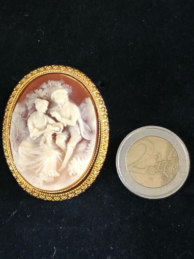 cameo brooch