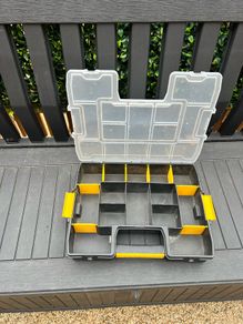 Screw box