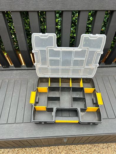 Screw box