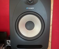 Tannoy Reveal 802