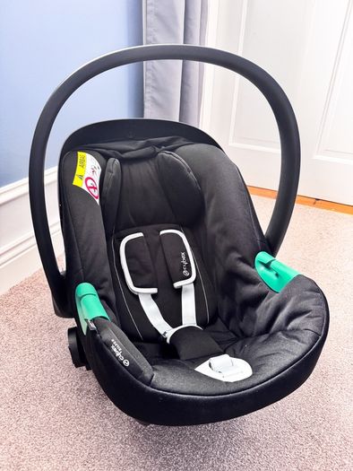 Cybex Aton B2 R129 Car Seat with ISOFix Base One - Volcano Black