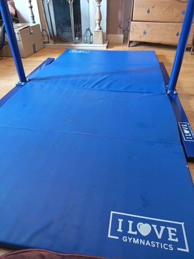 love gymnastics high bar & folding mat