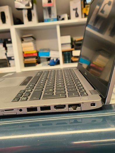 Dell Latitude 5410 14" i5-10310U (10th Gen) 8GB Memory 256GB SSD Windows 11 Pro.