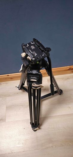 Panasonic GH5 + Metabones Speedbooster +Tripod + 3ft Nanlite Pavotube 30c