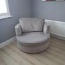 Swivel chair Image 3