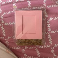 polaroid photo holders with string to hand