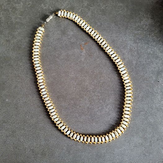Vintage lustre necklace