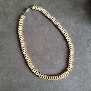 Vintage lustre necklace