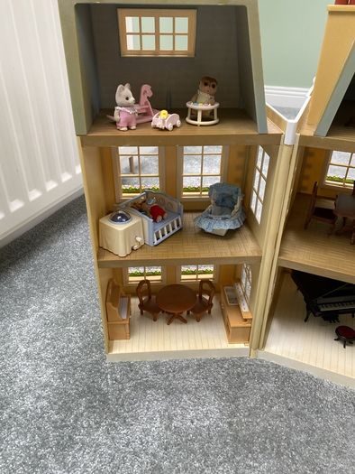 Sylvanian Hotel and families
