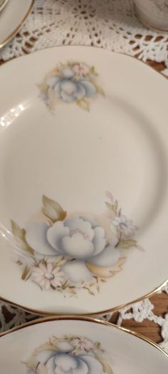 21 pcs Very pretty Vintage Royal Stuart Teaset Pale blue and pink flowers