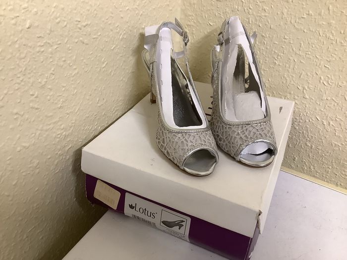 Ladies shoes