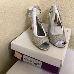 Ladies shoes