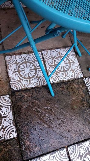 garden table and 2 chairs