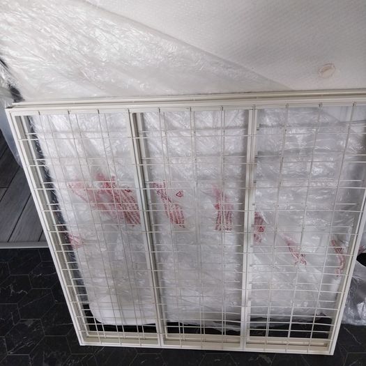 Single bed and Mattress