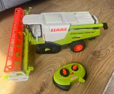 KLAAS remote control Combine Harvester