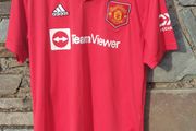 Manchester United 2022/3 home shirt size Large