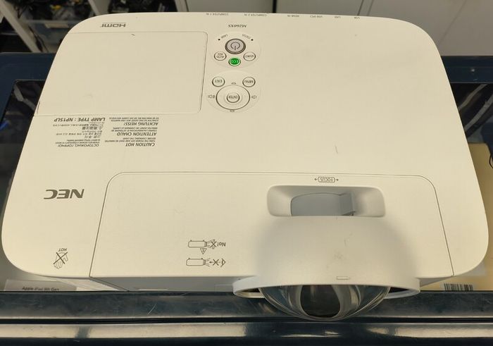 Nec Np-m260xs Short Throw Hdmi Usb Lcd Projector Data/video/hd-ready. (lamp: 2001 Hours)