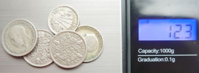 Vintage Silver Coins Six Pence 1921-1929-1930-1933 and 3 Pence 1951 12,3g