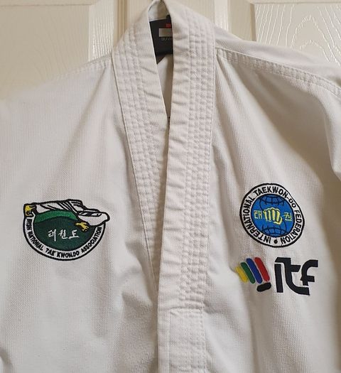 A Top Ten Taekwondo Dobok Uniform - Instore 50 Euro - See Text for Size & Link