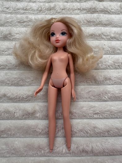 2009 MGA Moxie Girlz  Avery Nude Used Please see photos