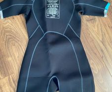Crane medium short wet suit for sale size 12-14