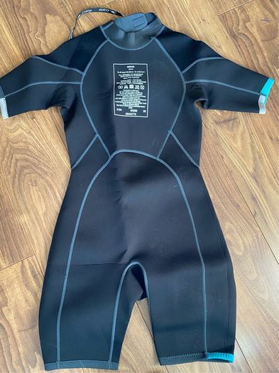 Crane medium short wet suit for sale size 12-14