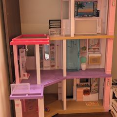 Barbie dream house