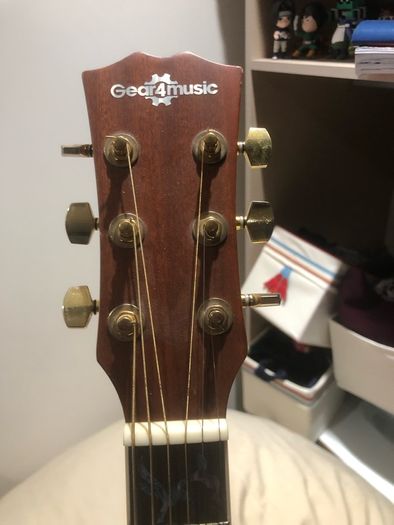 Roundback Electro Acoustic Guitar