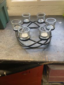 Tea light candle holder