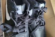 New Women's Nike Gamma trainers