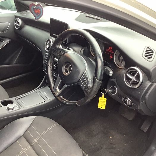 Mercedes a180 & b180 auto breaking for parts