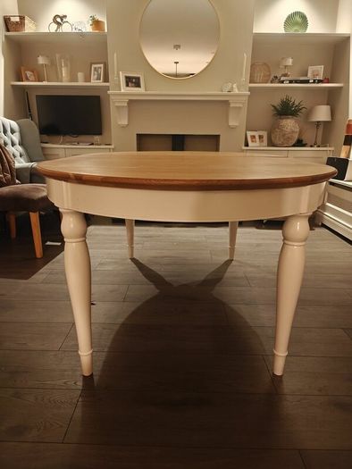Hampstead extending dining table