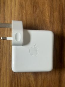 Apple USB-C Power adapter 61W
