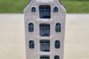 KLM Delft Blue miniature townhouse