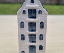 KLM Delft Blue miniature townhouse