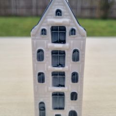 KLM Delft Blue miniature townhouse