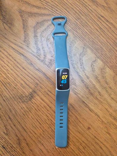 Fitbit Charge 5