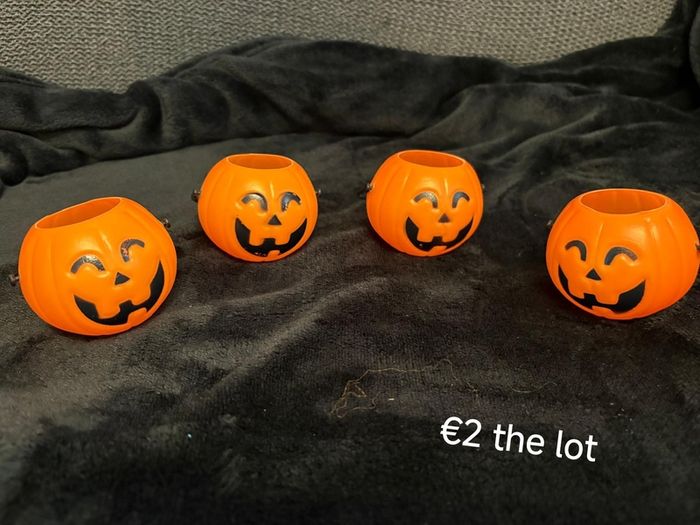 Halloween Party Decorations & Accessories. Balloons, Doorbell, Pumpkin Lights & More