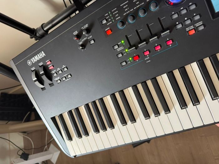 Yamaha MODX 8 Keyboard