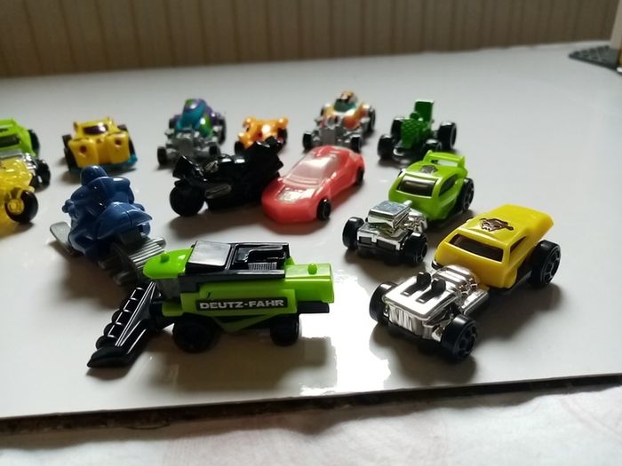 Bundle of small plastic cars