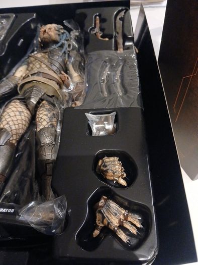 Hot toys Predator 2 (Elder predator) 1/6 scale